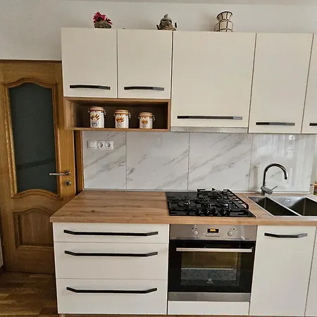 Apartma Cipresa *